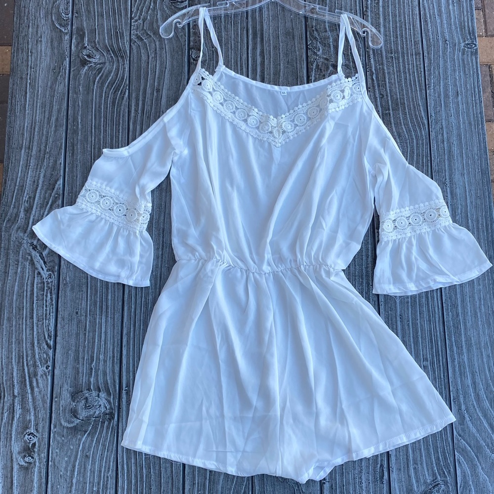 White Off Shoulders Lace Bell Sleeves Romper - Picture 2 of 7